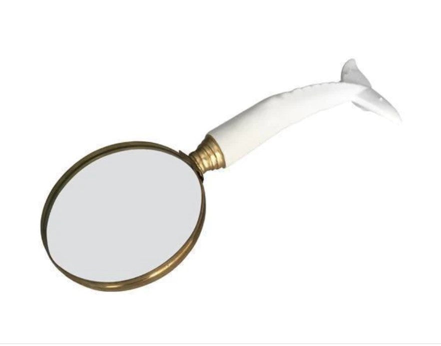 WHITE WHALE TALE MAGNIFYING GLASS